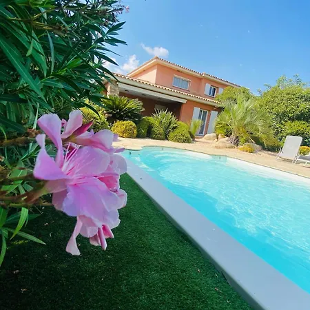 Avec Piscine Privée à 10 Min Porto-vecchio Сasa de vacaciones Lecci