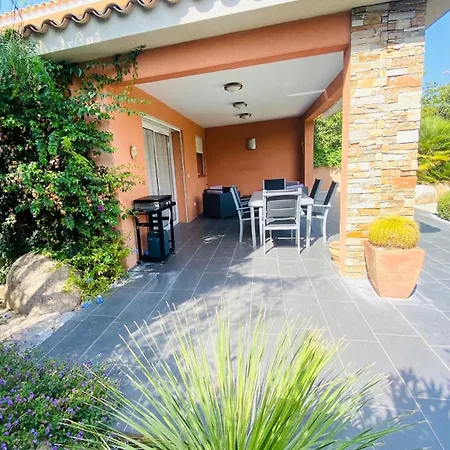 Avec Piscine Privée à 10 Min Porto-vecchio Сasa de vacaciones